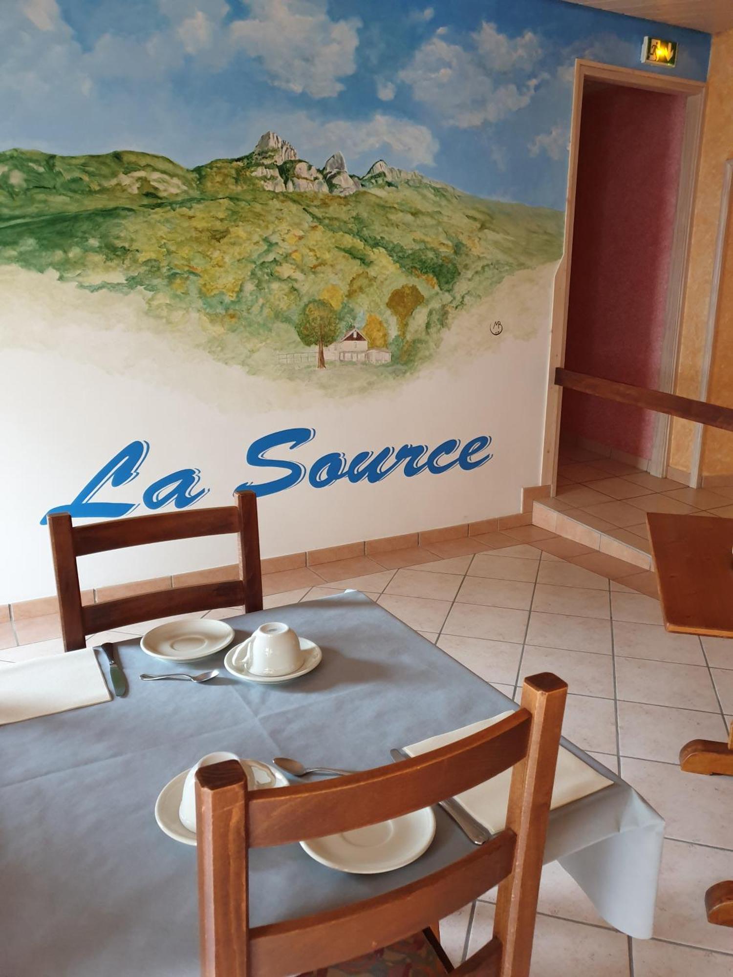 La Source Jacquet Depuis 1954 Hotel Et Studio Saint-Jean-de-Chevelu Exterior foto