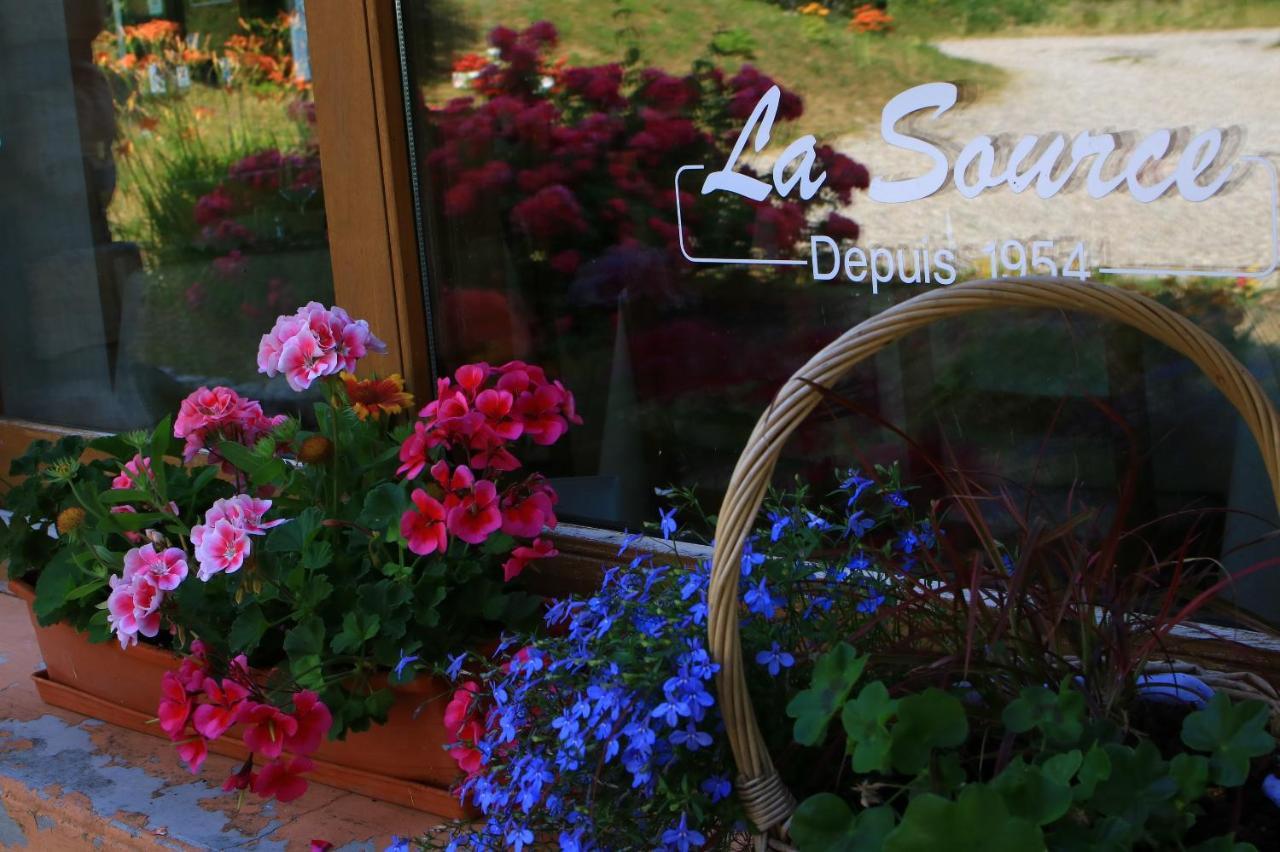 La Source Jacquet Depuis 1954 Hotel Et Studio Saint-Jean-de-Chevelu Exterior foto